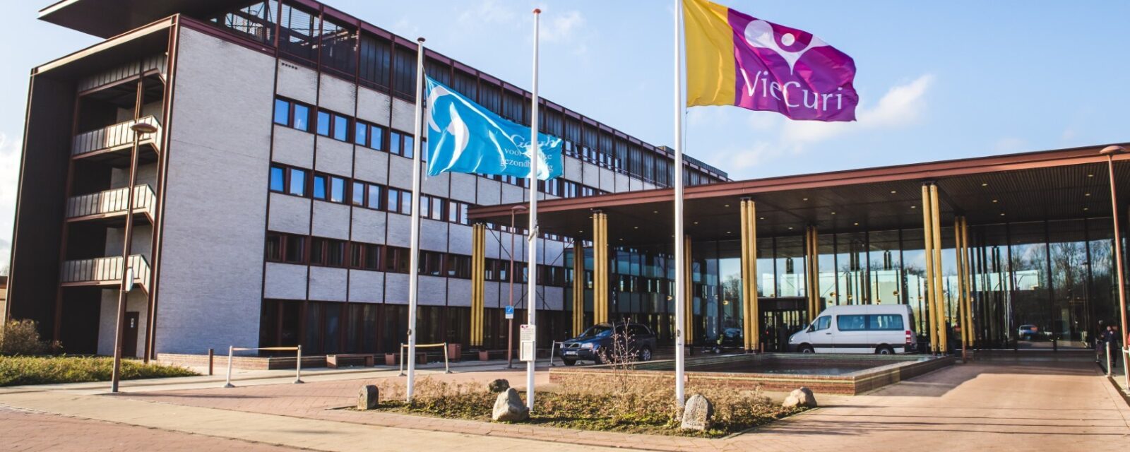 Adelante Venlo (VieCuri) en Adelante Ulingshof (Jonathan Vos Photography)