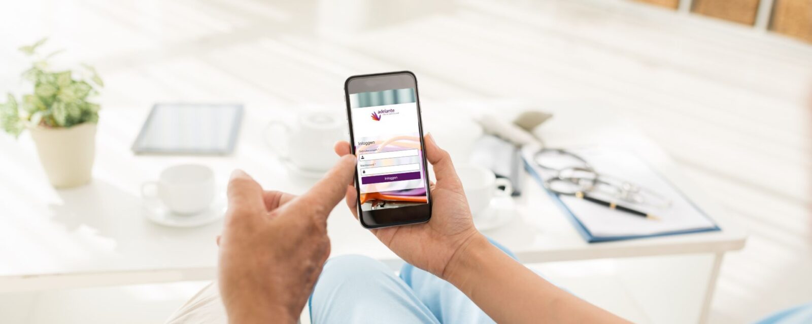 Patiëntenportaal Mijn Adelante op mobiele telefoon